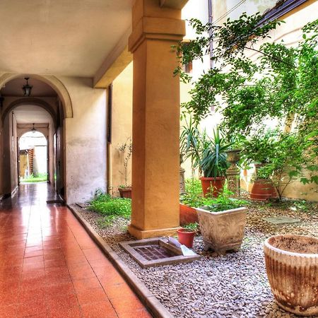 Bologna City Center Apartment By Wonderful Italy ภายนอก รูปภาพ